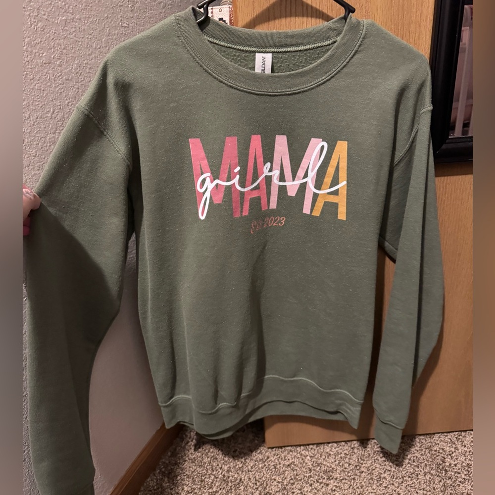 Green 'Mama' Graphic Sweatshirt